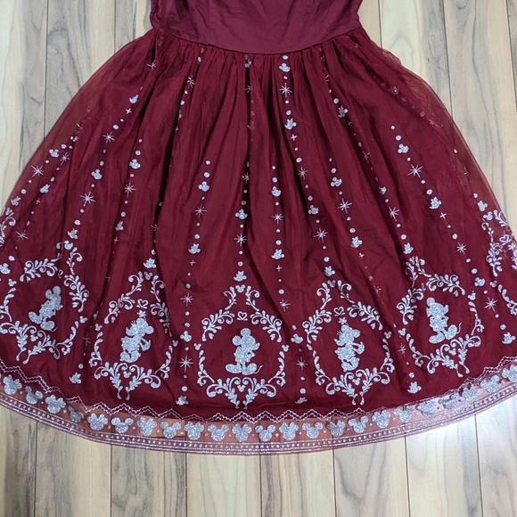 NWT! Her Universe Disney Mickey And Minnie Mouse Holiday Dress Burgundy Size XL - Picture 2 of 16